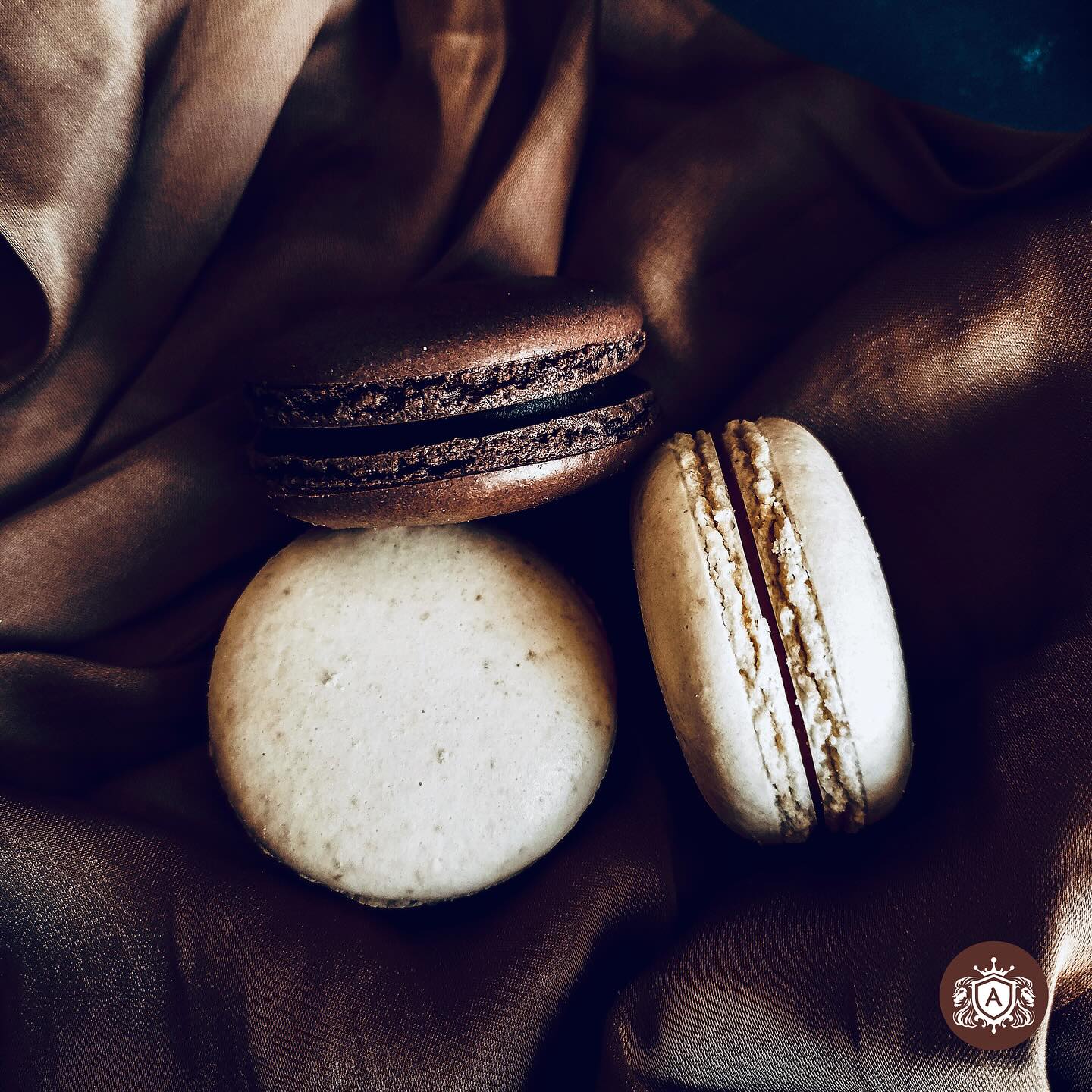 Indulge in the royal taste of our caramel macarons. A bite-sized delight fit for royalty, where silky caramel meets regal elegance in every crispy shell.
