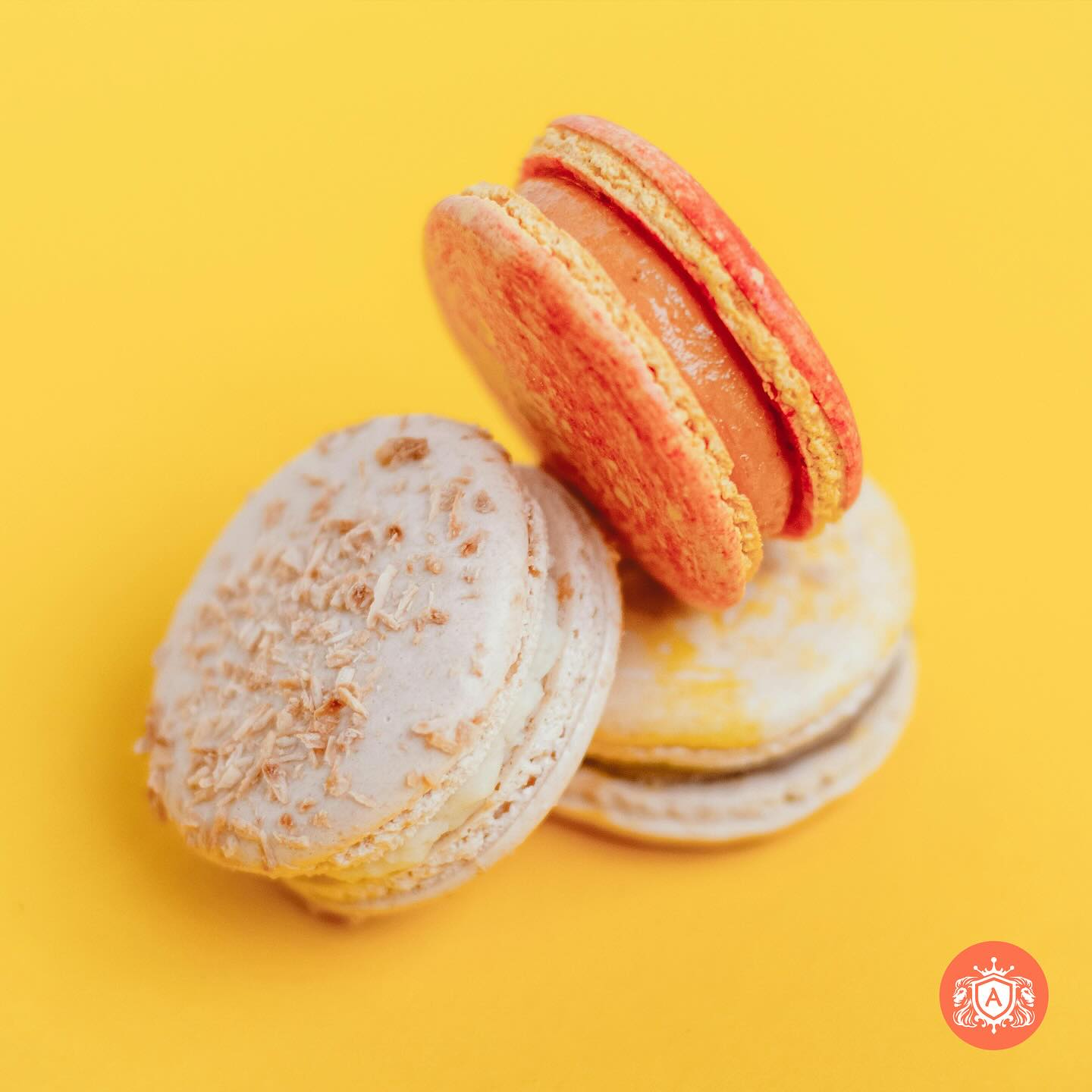 The royal taste of our Lemon Macarons is a regal delight with a fresh, zesty flavor that’s irresistibly addictive. Each bite is a burst of citrus luxury fit for royalty.